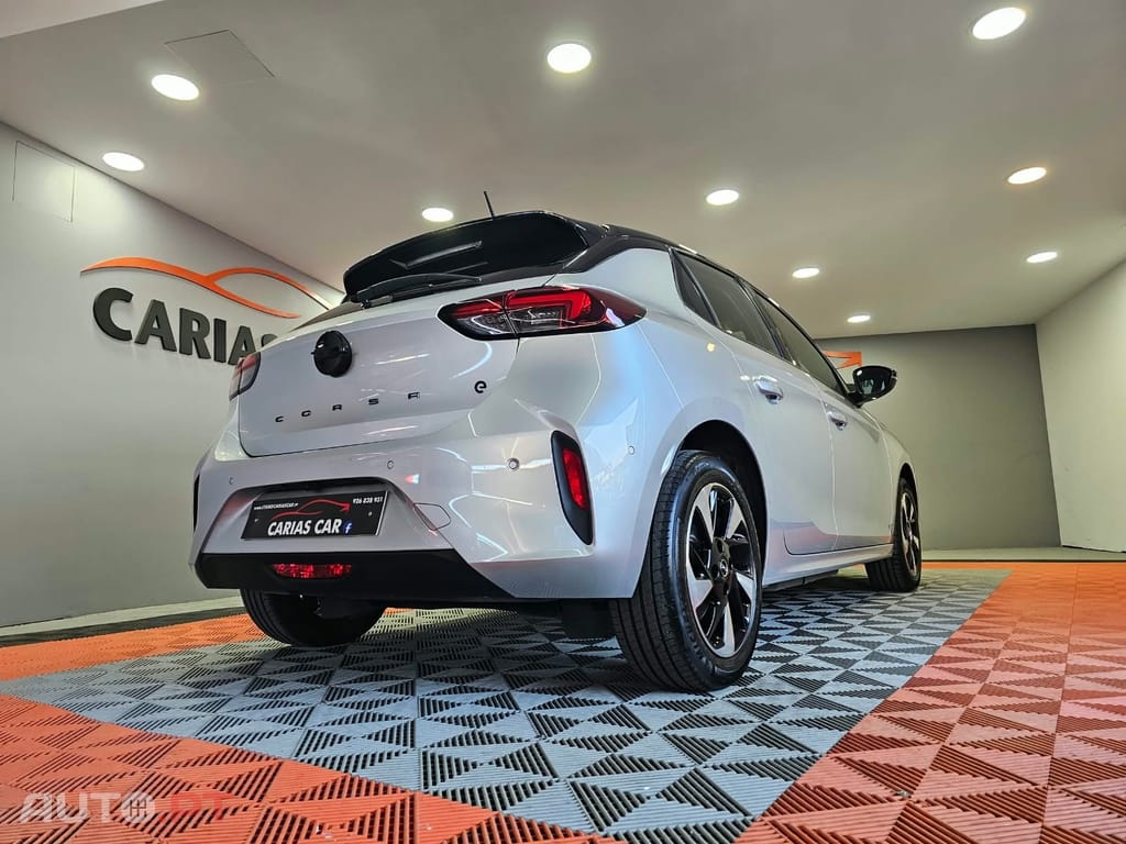 Opel Corsa 50 kWh GS — fotografia 8