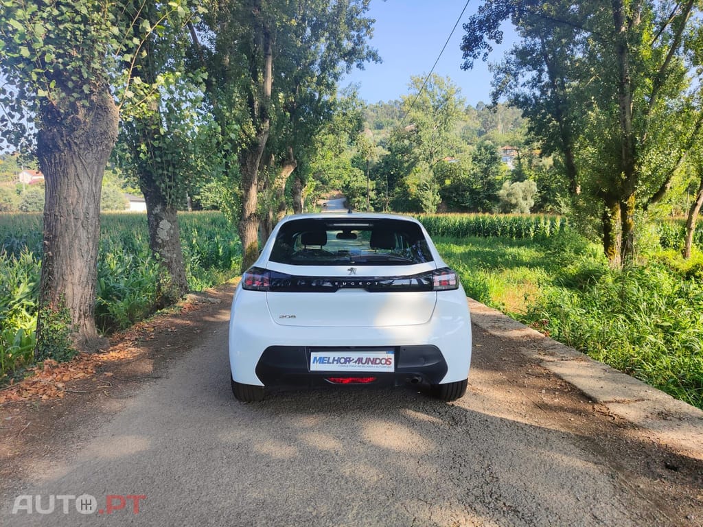 Peugeot 208  1.2 PureTech Allure EAT8