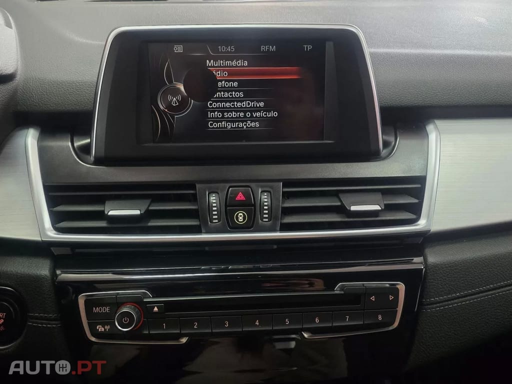 BMW 216 d Line Sport — fotografia 30