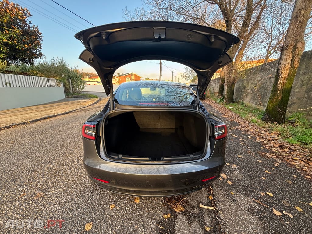 Tesla Model 3 Long Range Tração Traseira