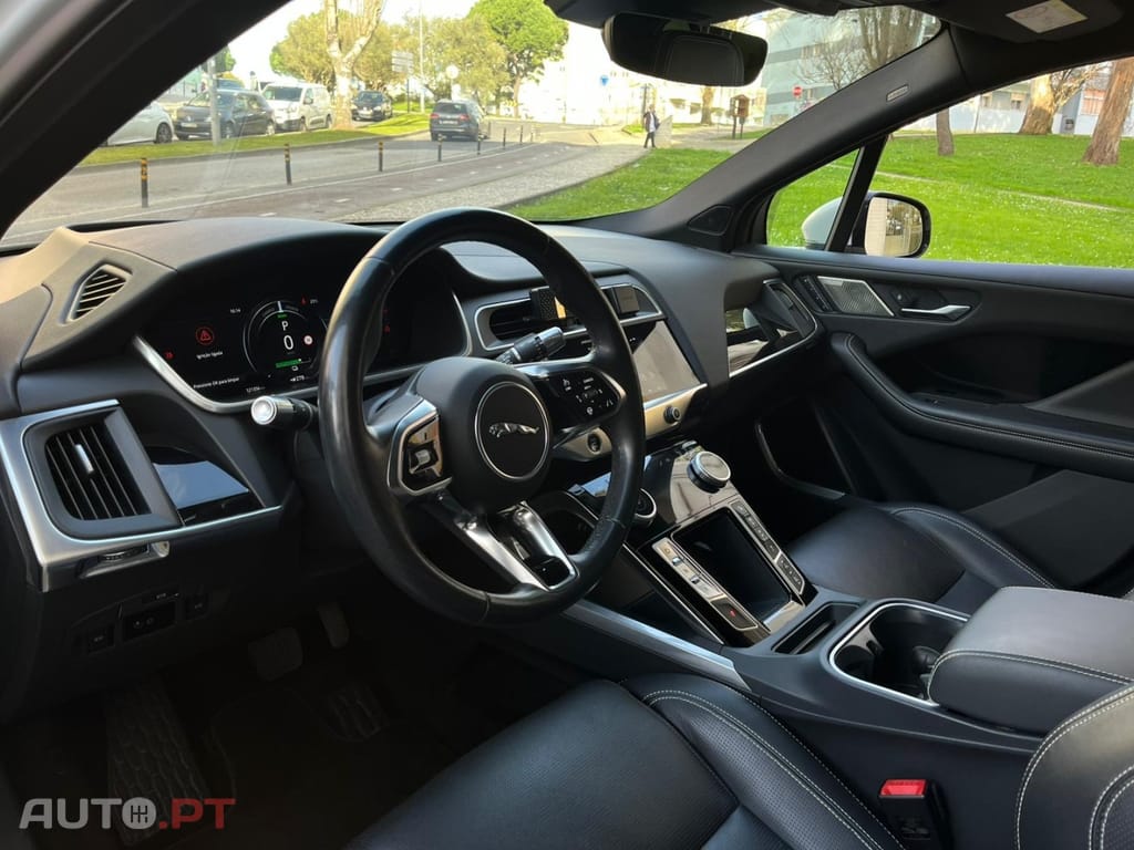 Jaguar I-Pace EV400 AWD HSE