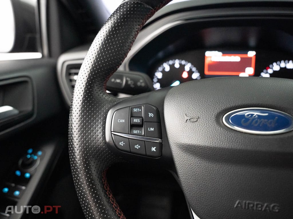 Ford Focus SW 1.0 EcoBoost MHEV ST-Line
