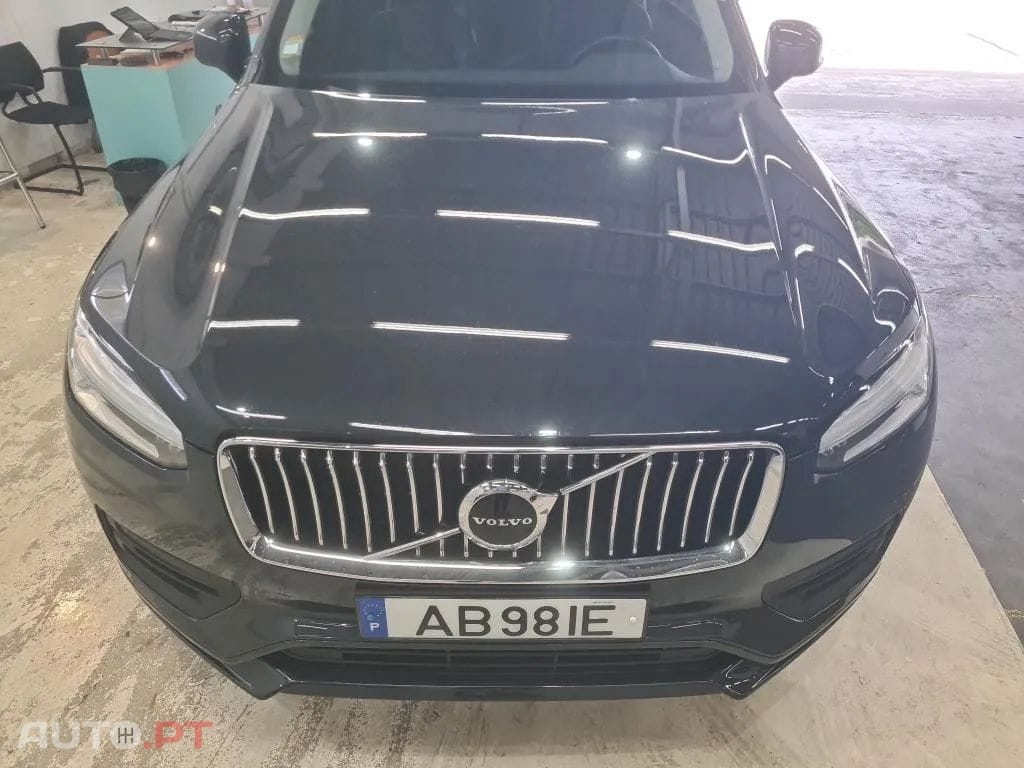 Volvo XC90 2.0 T8 PHEV Momentum Plus AWD