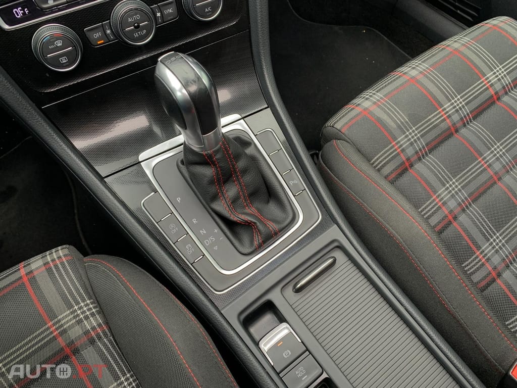 Volkswagen Golf 2.0 TSi GTi DSG Performance