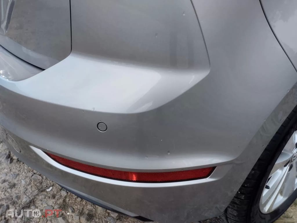 Volkswagen Golf 1.6 TDI Confortline — fotografia 11