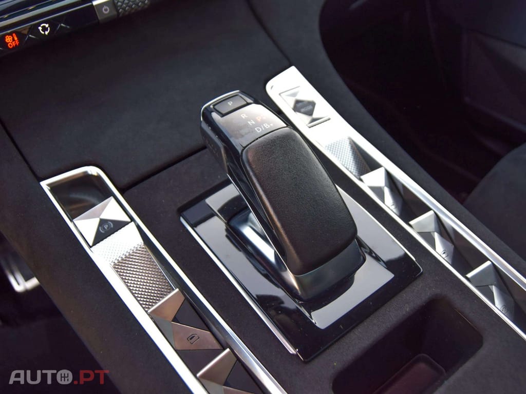 DS DS7 E-Tense Performance Line+