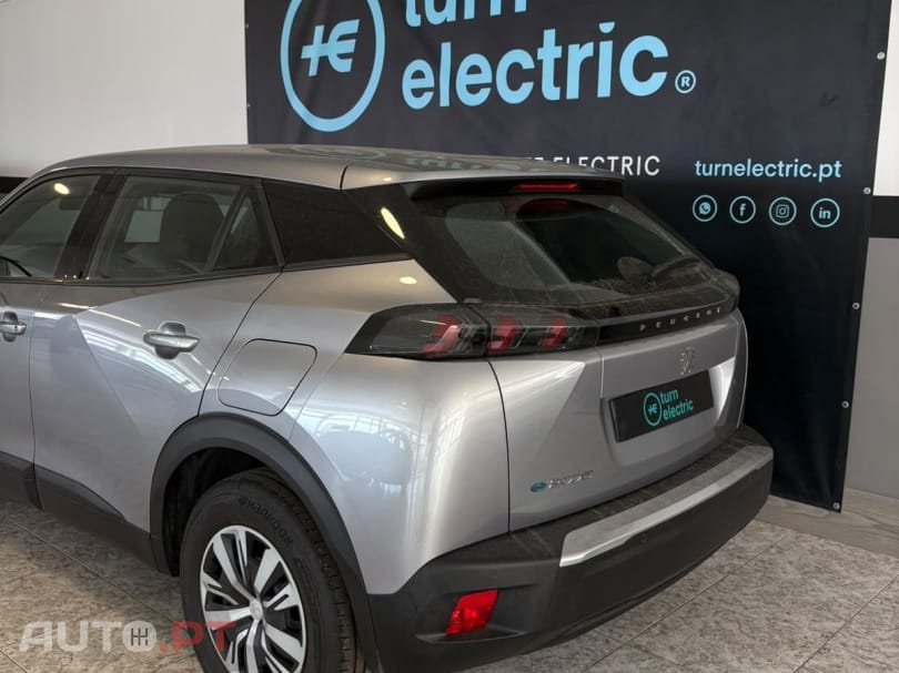 Peugeot E-2008 50 kWh Active