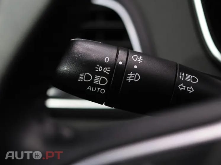 Renault Mégane 1.5 Blue dCi Limited EDC — fotografia 16