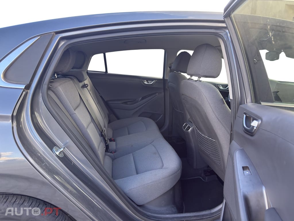 Hyundai Ioniq 1.6 GDI PHEV