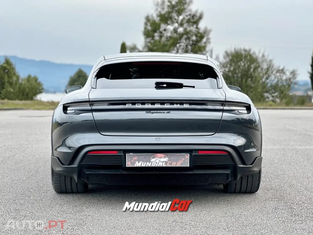 Porsche Taycan 4