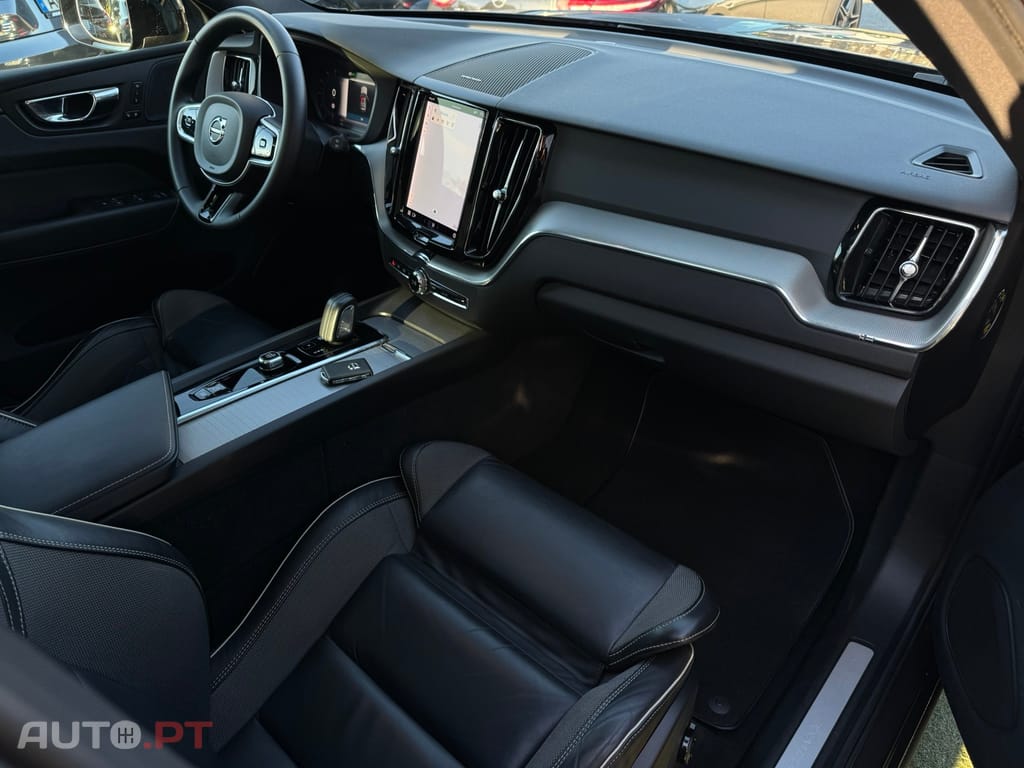 Volvo XC60 2.0 T6 PHEV R-Design AWD