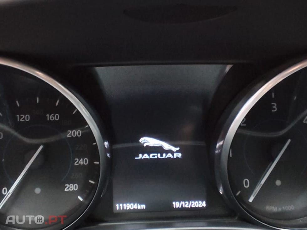 Jaguar XE 2.0 D Prestige