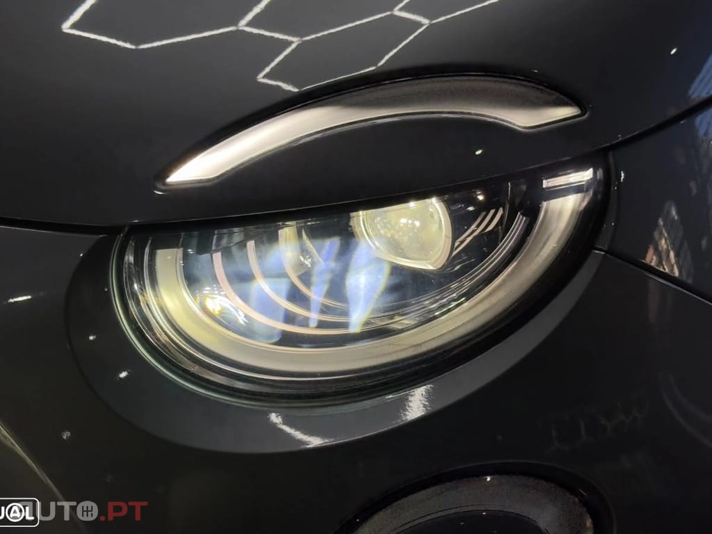 Fiat 500e La Prima