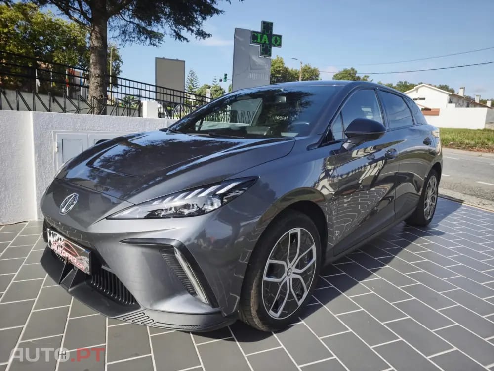 MG MG4 64 kWh Luxury