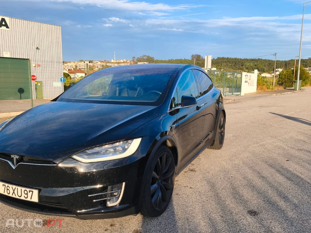 Tesla Model X 100D
