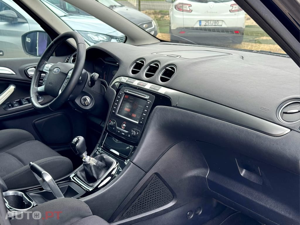 Ford S-Max 2.0 TDCi Titanium- 7 lugares- Garantia Incluída