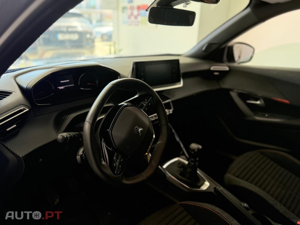 Peugeot 2008 1.2 PureTech Active