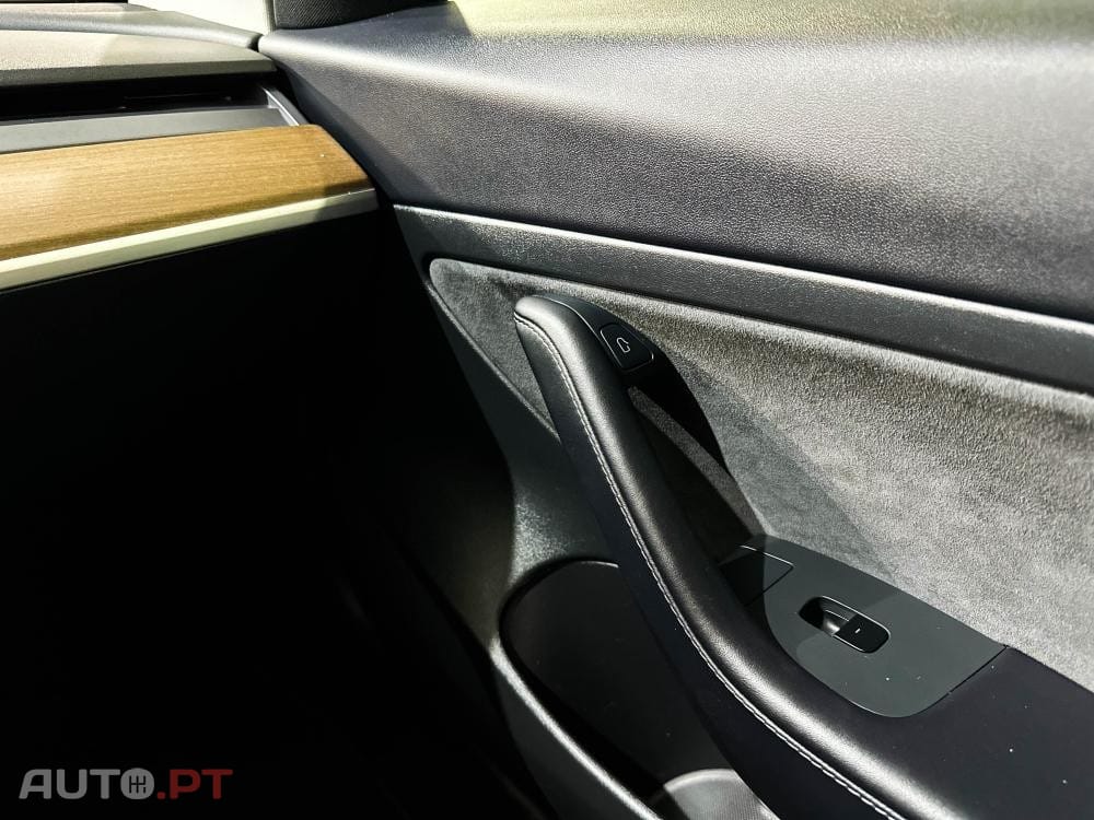 Tesla Model 3 Standard Range Plus RWD