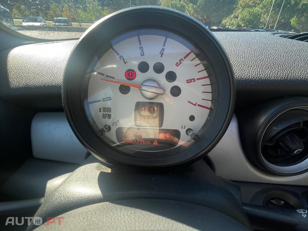 MINI Cabrio Cooper D 1.6