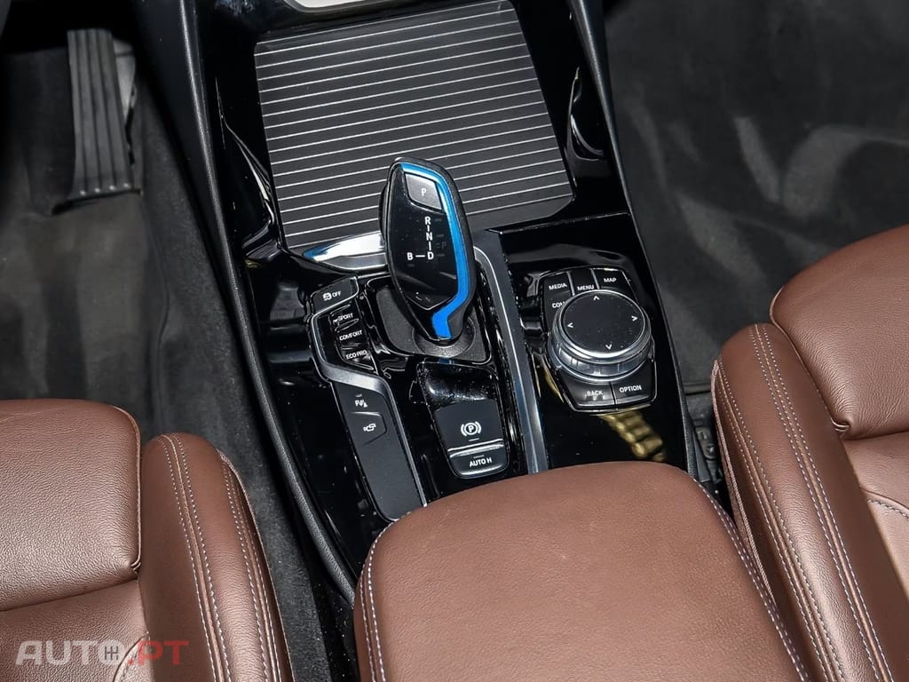 BMW iX3 I.V.A DEDUTIVEL 