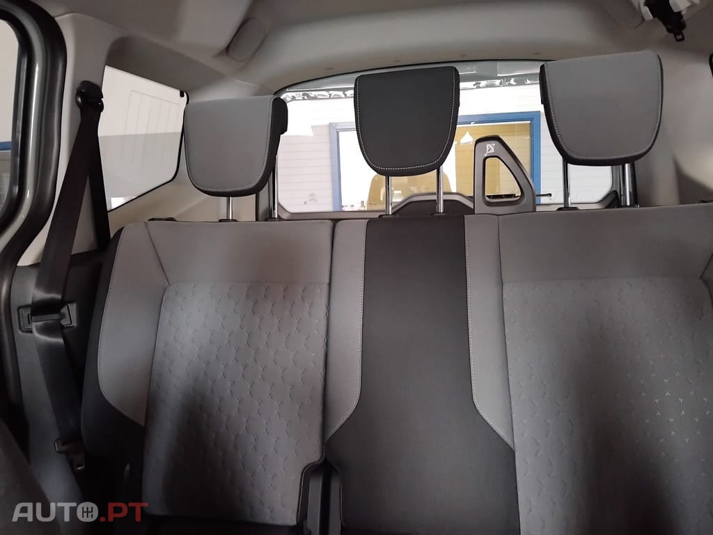 Ford Tourneo 1.0 EcoBoost Titanium