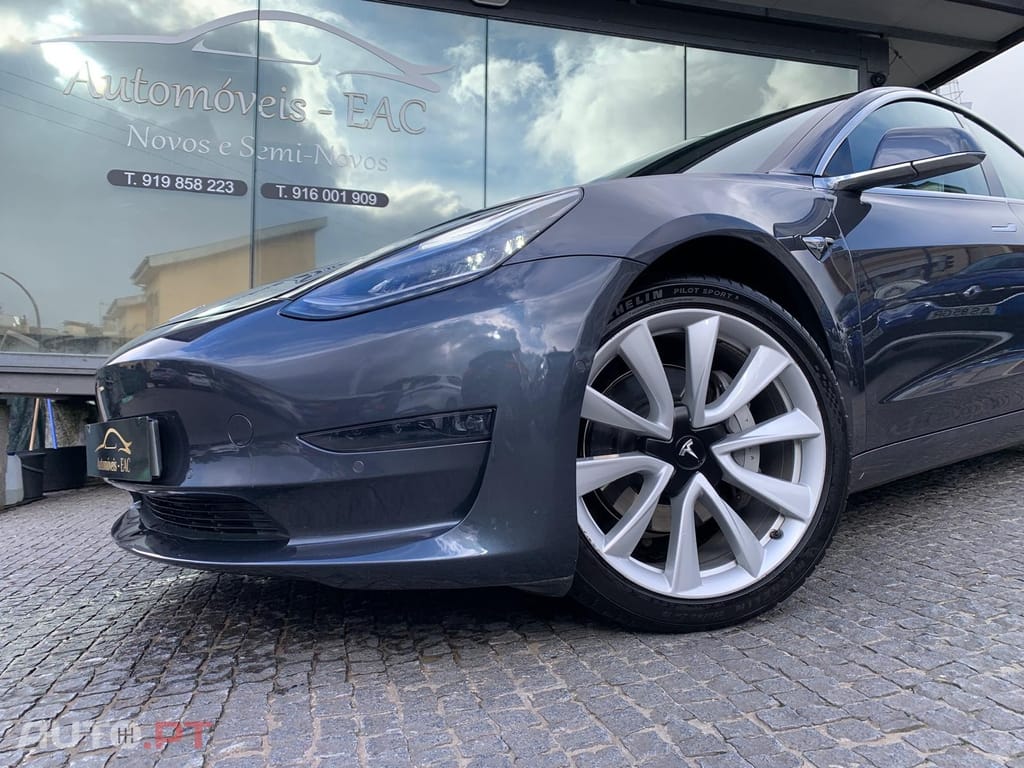 Tesla Model 3 Long-Range Dual Motor AWD