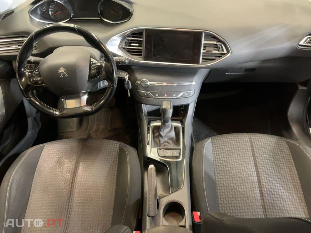 Peugeot 308 1.2 PureTech EAT6