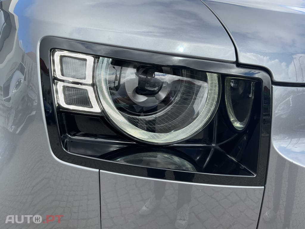 Land Rover Defender 3.0 D250 110 AWD X-Dynamic SE