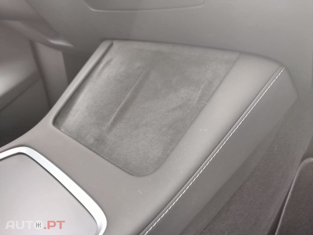 Tesla Model Y Long Range Tração Integral