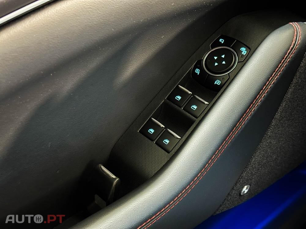 Ford Mustang Mach-E AWD PREMIUM