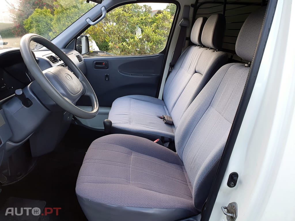 Toyota HiAce 2.5 D-4D Curto 2.8T