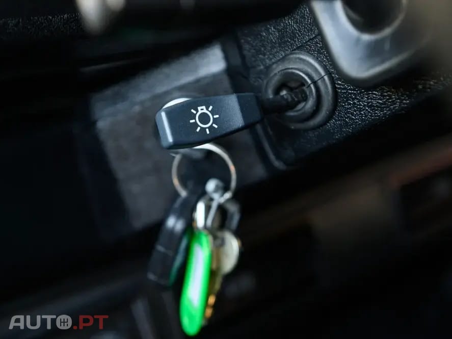 Land Rover Defender 90 SW 2.5 Td5 E