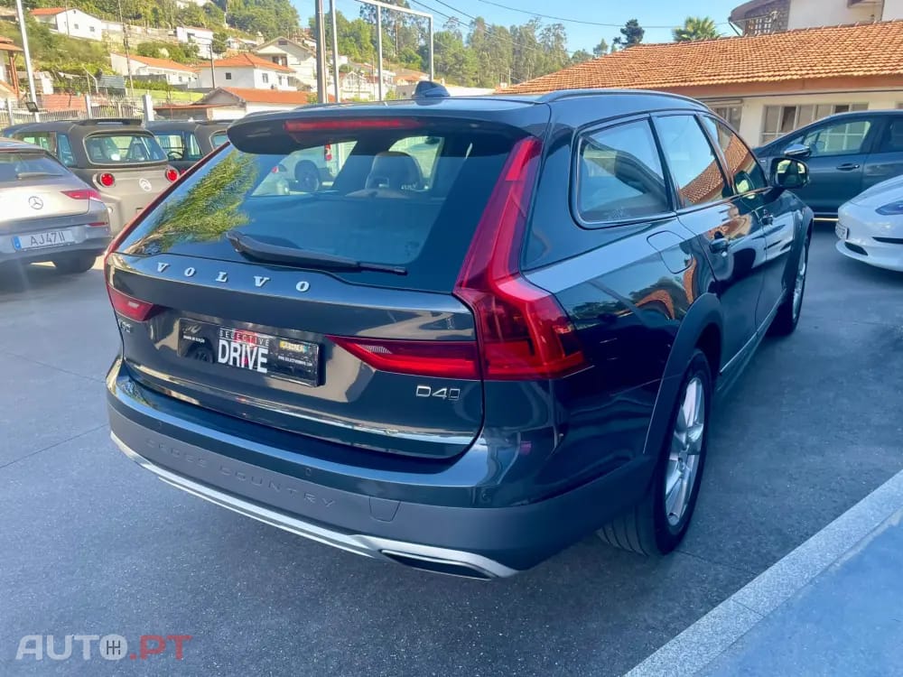 Volvo V90 Cross Country 2.0 D4 AWD