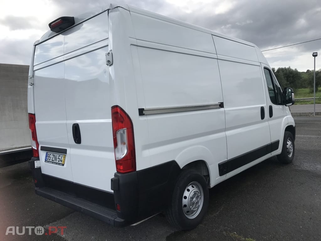 Peugeot Boxer 2.2 BlueHDi 335 L2H2 Pro