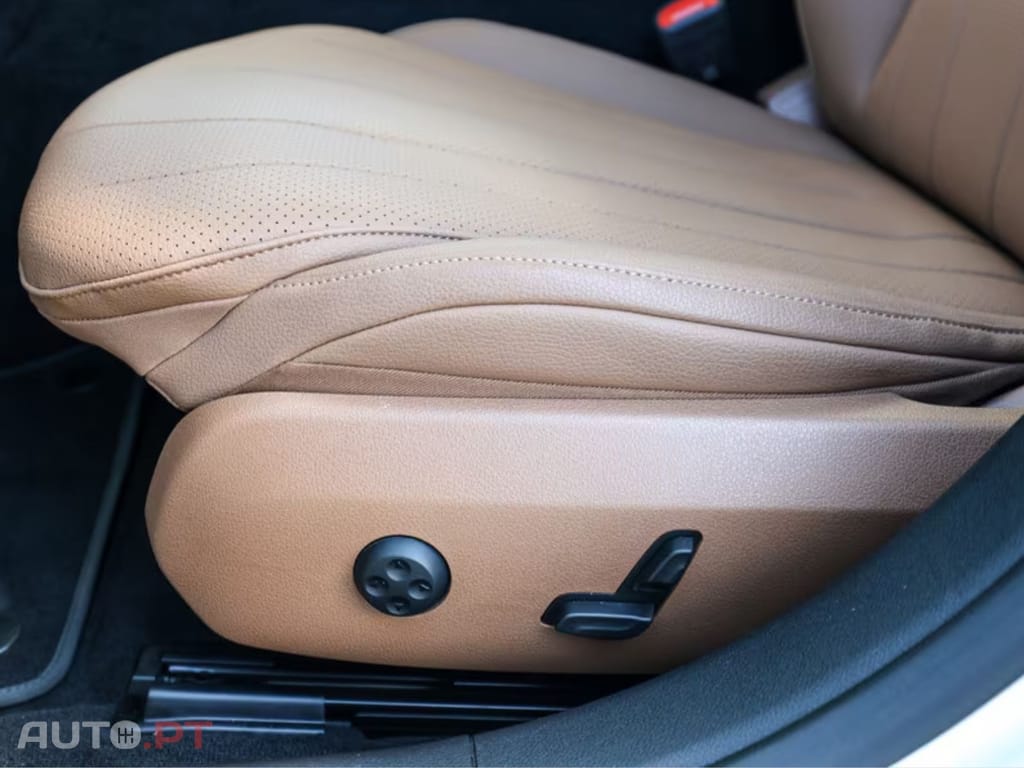 Mercedes-Benz E 220 I.V.A DEDUTÍVEL d AMG-Sport