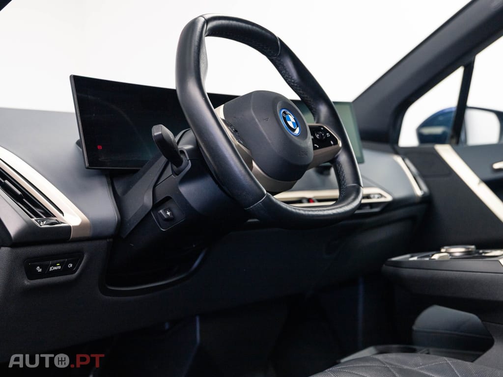 BMW iX xDrive 40