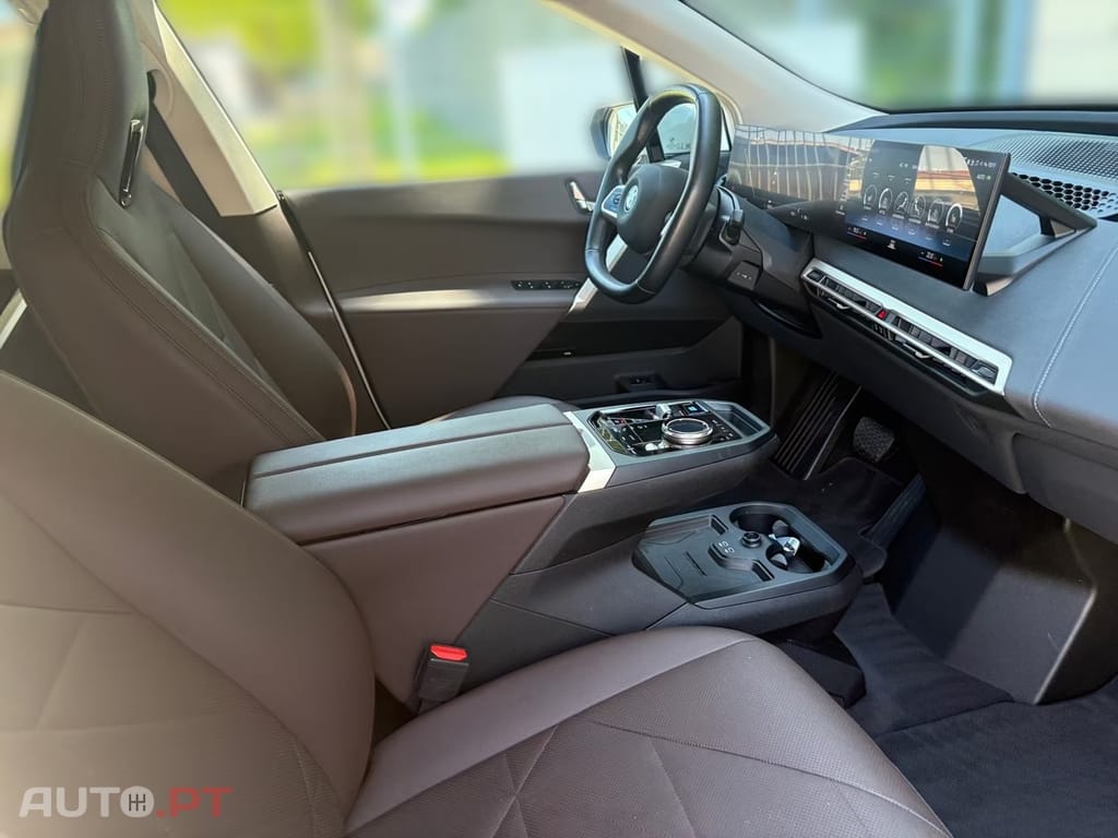 BMW iX xDrive 40