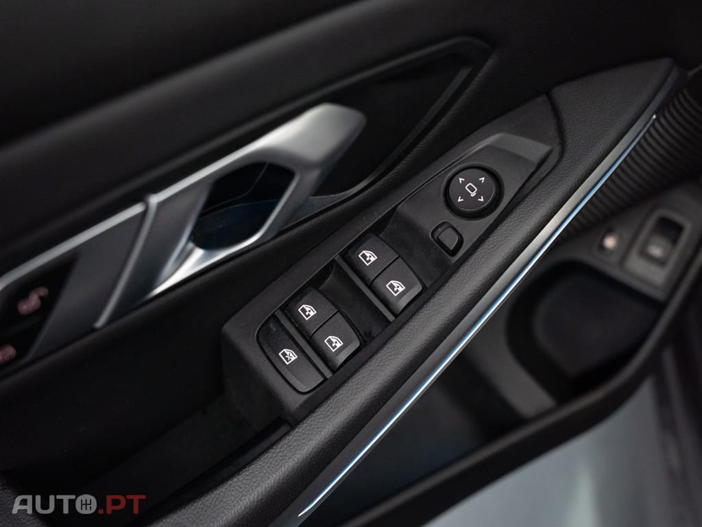 BMW 330 e Line Luxury Auto