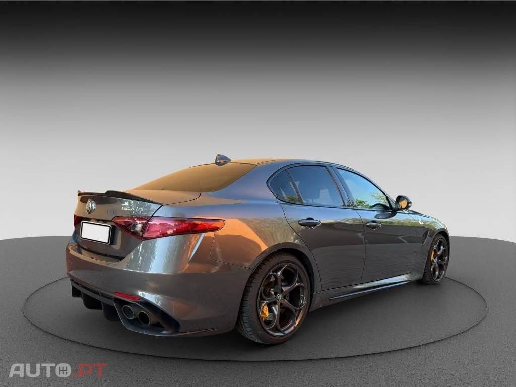 Alfa Romeo Giulia 2.9 Bi-Turbo Quadrifoglio AT8