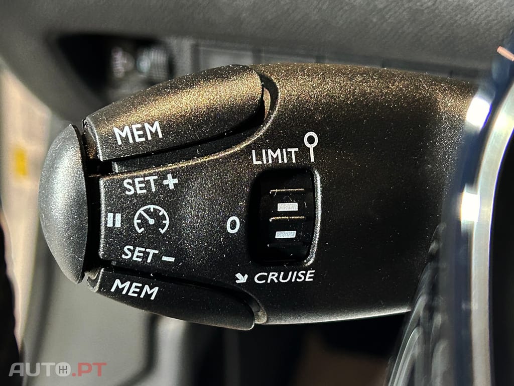 Peugeot 2008 1.2 PureTech Active Pack