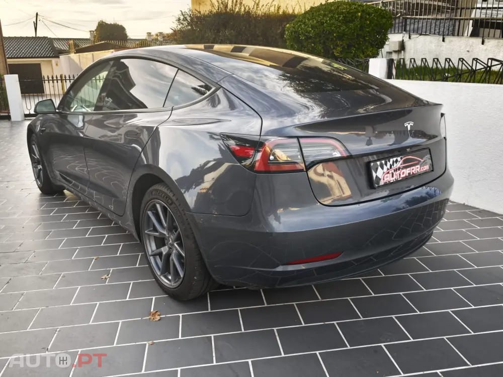 Tesla Model 3 Standard Range Plus RWD