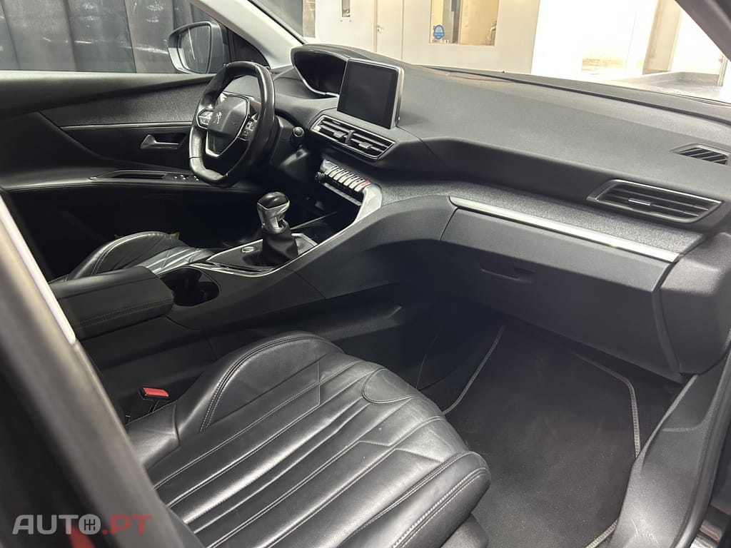 Peugeot 5008 1.6 HDi Allure J18