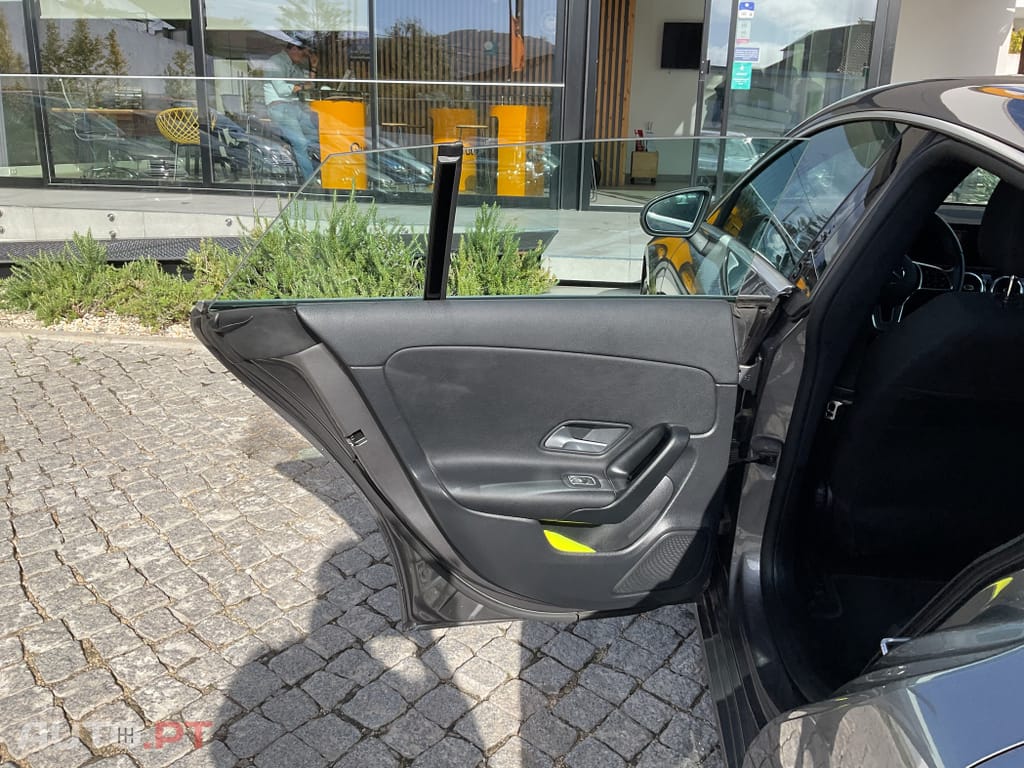 Mercedes-Benz CLA 180 d Shooting Brake Business Solutions