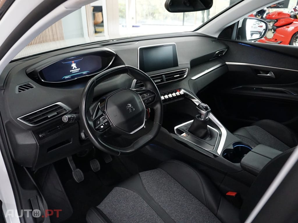 Peugeot 3008 1.2 PureTech Allure