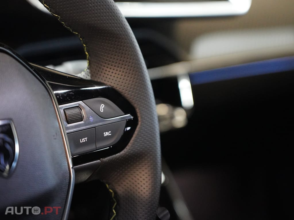 Peugeot E-2008 54 kWh GT