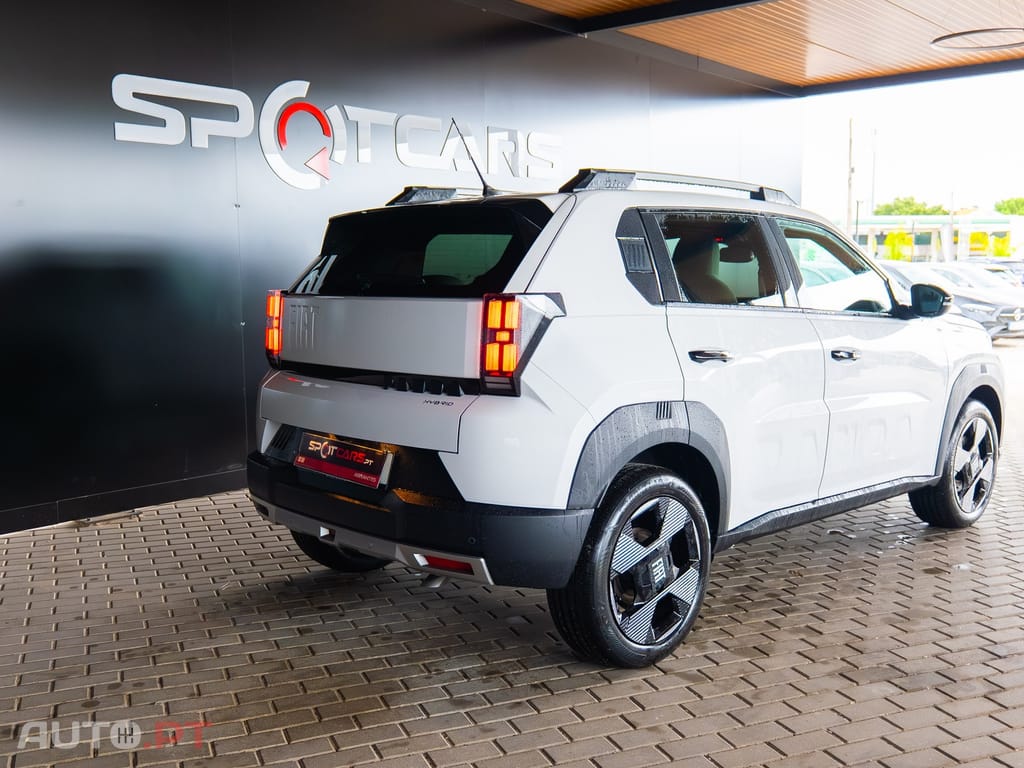 Fiat Grande Panda 1.2 Hybrid La Prima eDCT