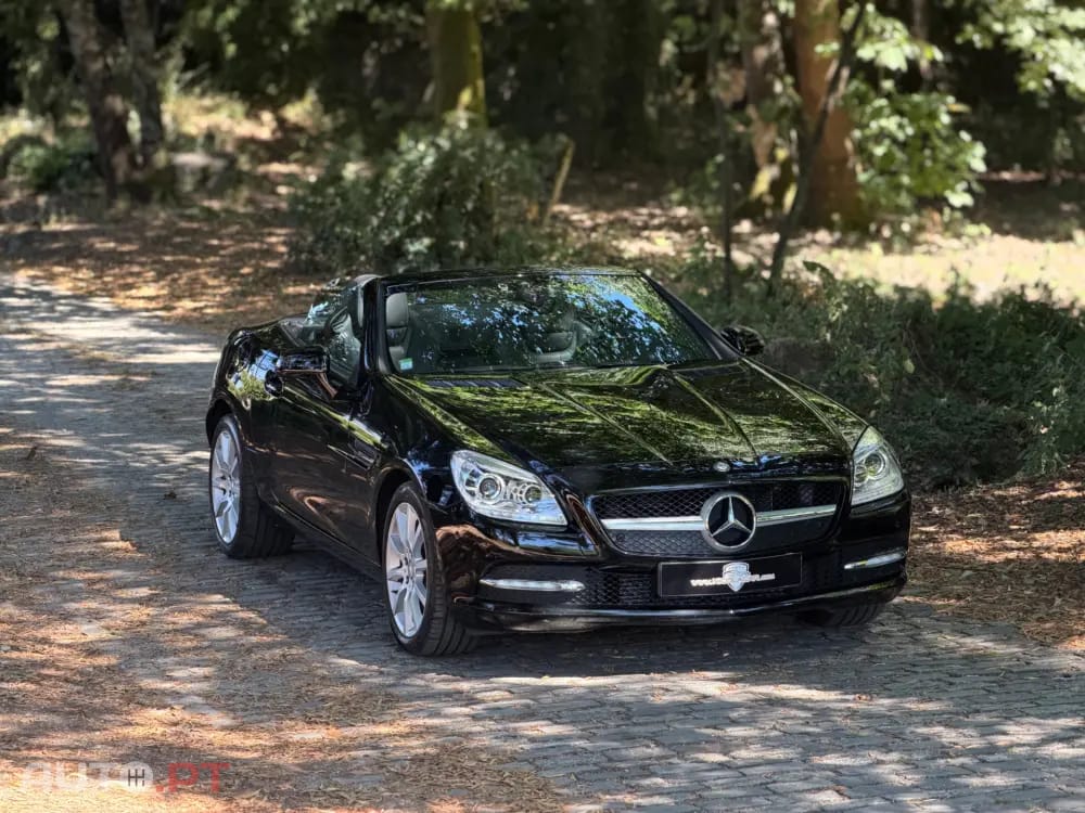 Mercedes-Benz SLK 200 Outro