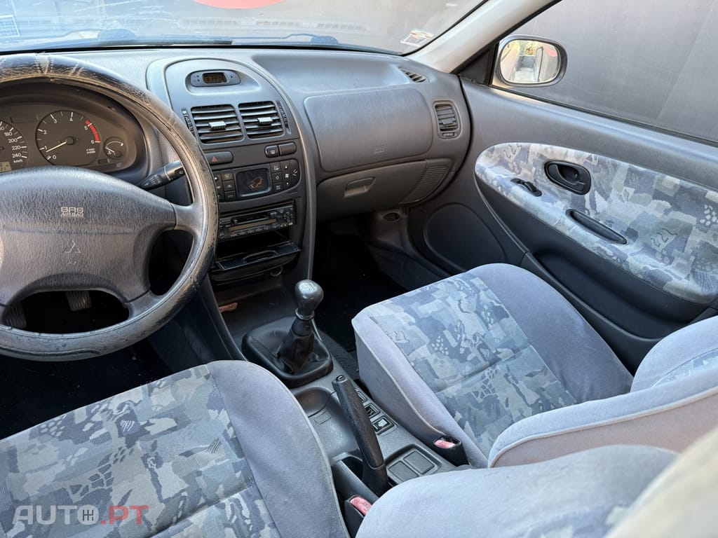 Mitsubishi Carisma Sedan 1.9 TD GLS