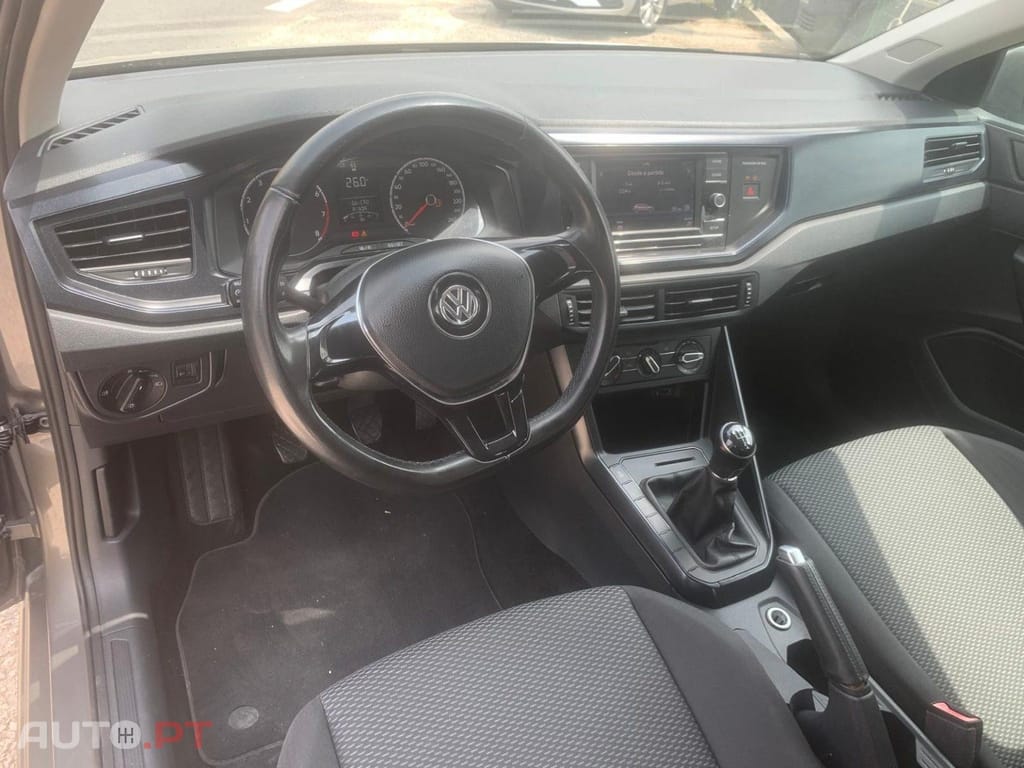 Volkswagen Polo 1.0 Confortline