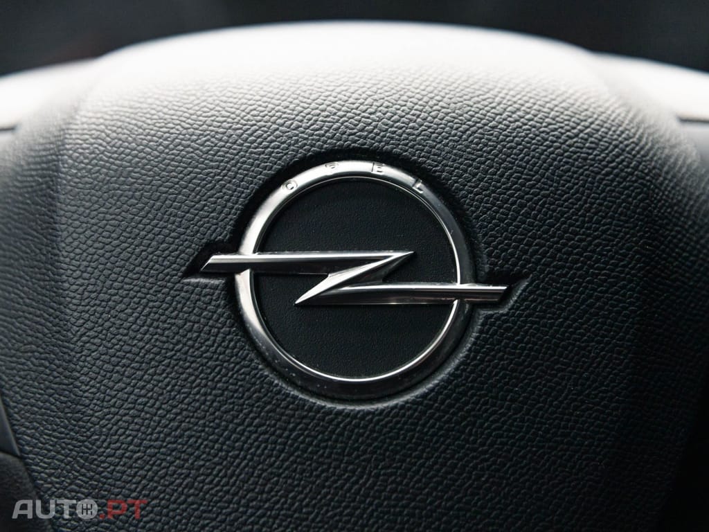 Opel Corsa 1.2 Business Edition — fotografia 29